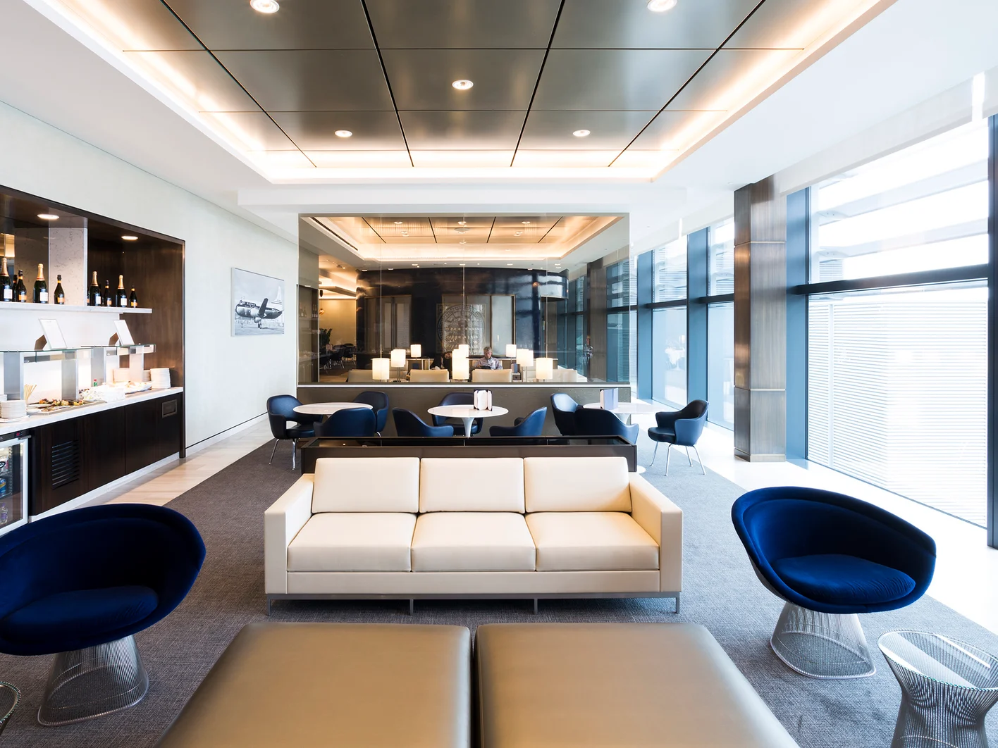 UK-United-Airlines-Global-First-Lounge-and-United-Club-13
