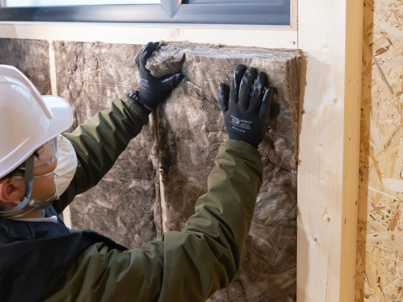 Earthwool unfaced batt install - Hachinohe case study