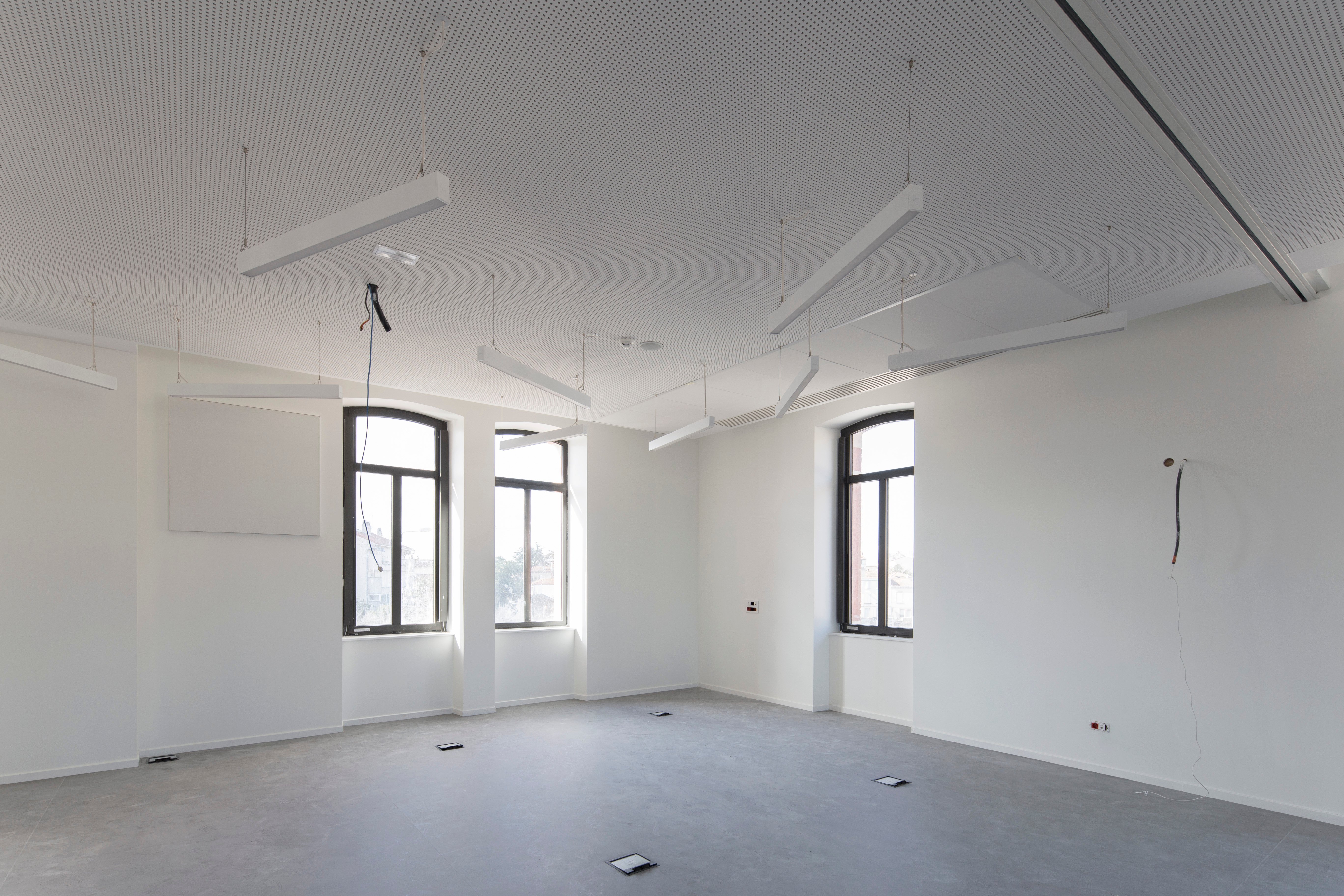 Mediatheque - Valence 26 - Knauf Delta Rectiligne UFF 818 R et Cloisons KM Cloisons Contre