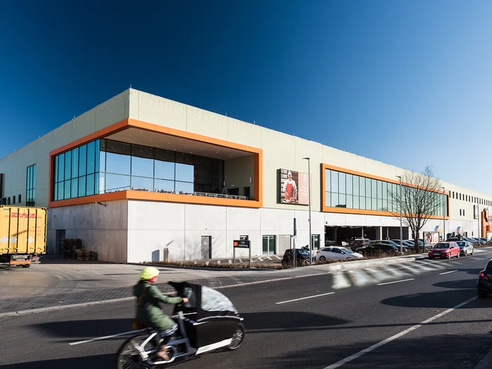 Referenz Globus Eschborn Garage Ansicht außen