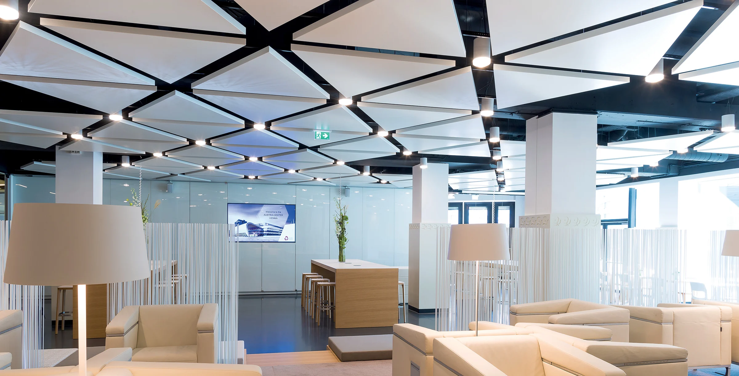 Mat-Ceiling-Metal_AT-Austria-Center-Vienna.jpg