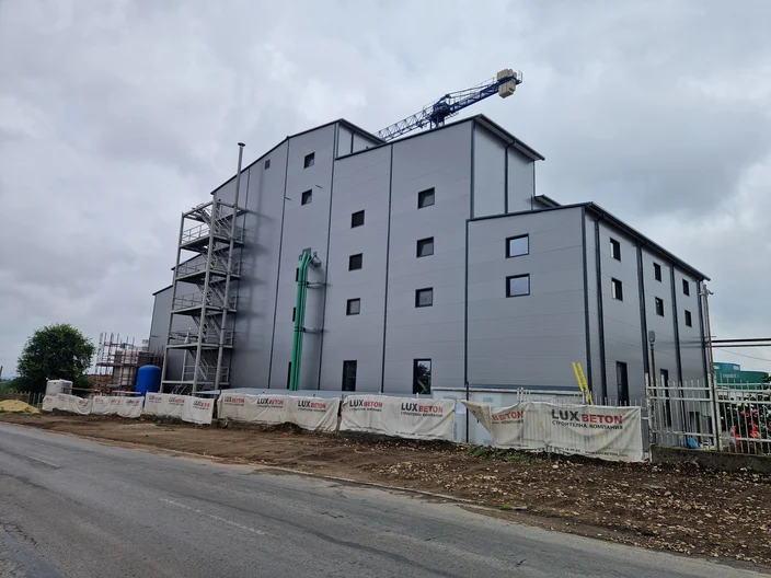 Class Oil Plant