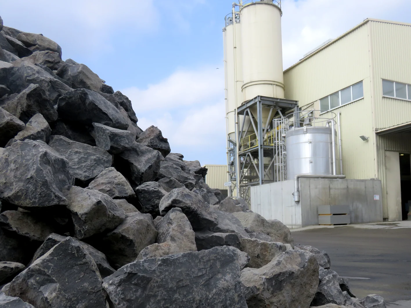 Knauf Insulation Werk Sankt Egidien Steinwolle Basalt Steine