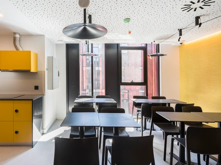 IC10 RESIDENCIA ESTUDIANTES MADRID ARQUITECTURA EDIFICIO FACHADA