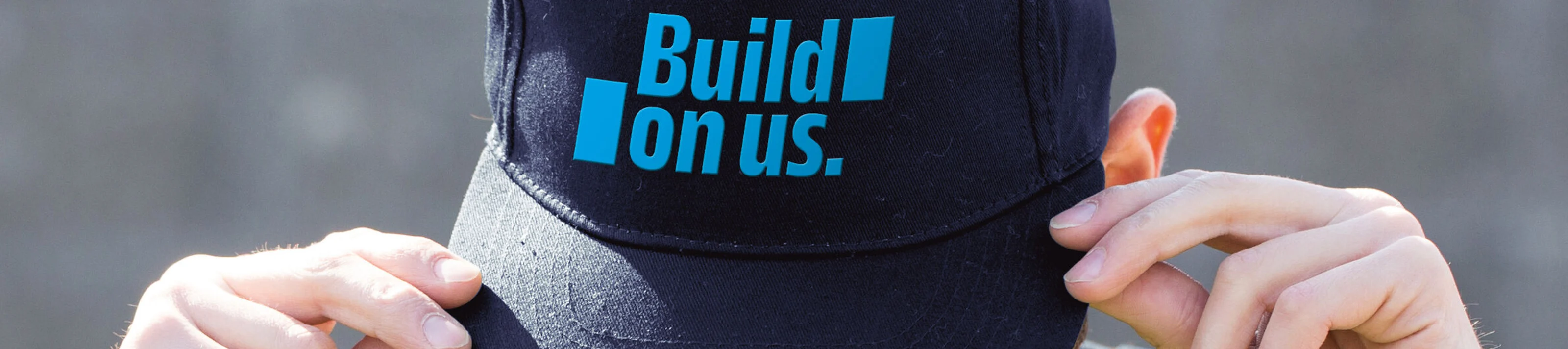 CAP MIT SLOGAN