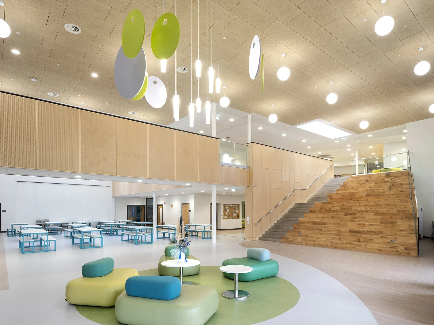 Mat-Ceiling-Wood-Wool_UK-Calderwood-Primary-School.jpg