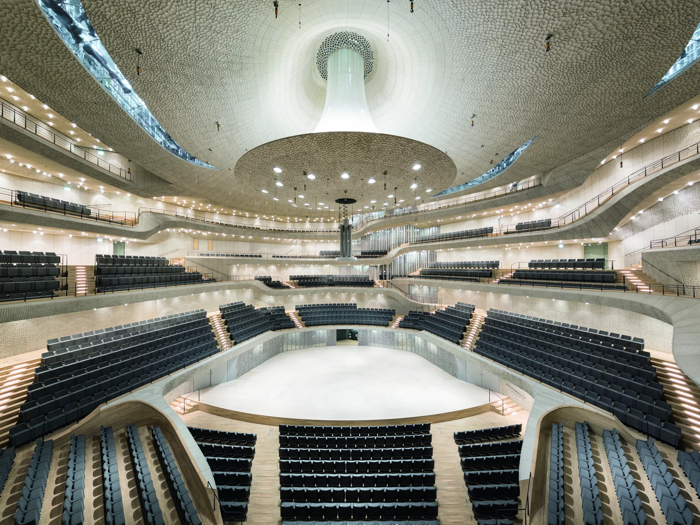 Referenz Elbphilharmonie Hamburg Konzertsaal Frontale