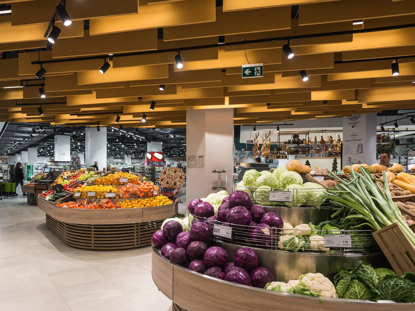 Retail Supermarkets Univerexport.