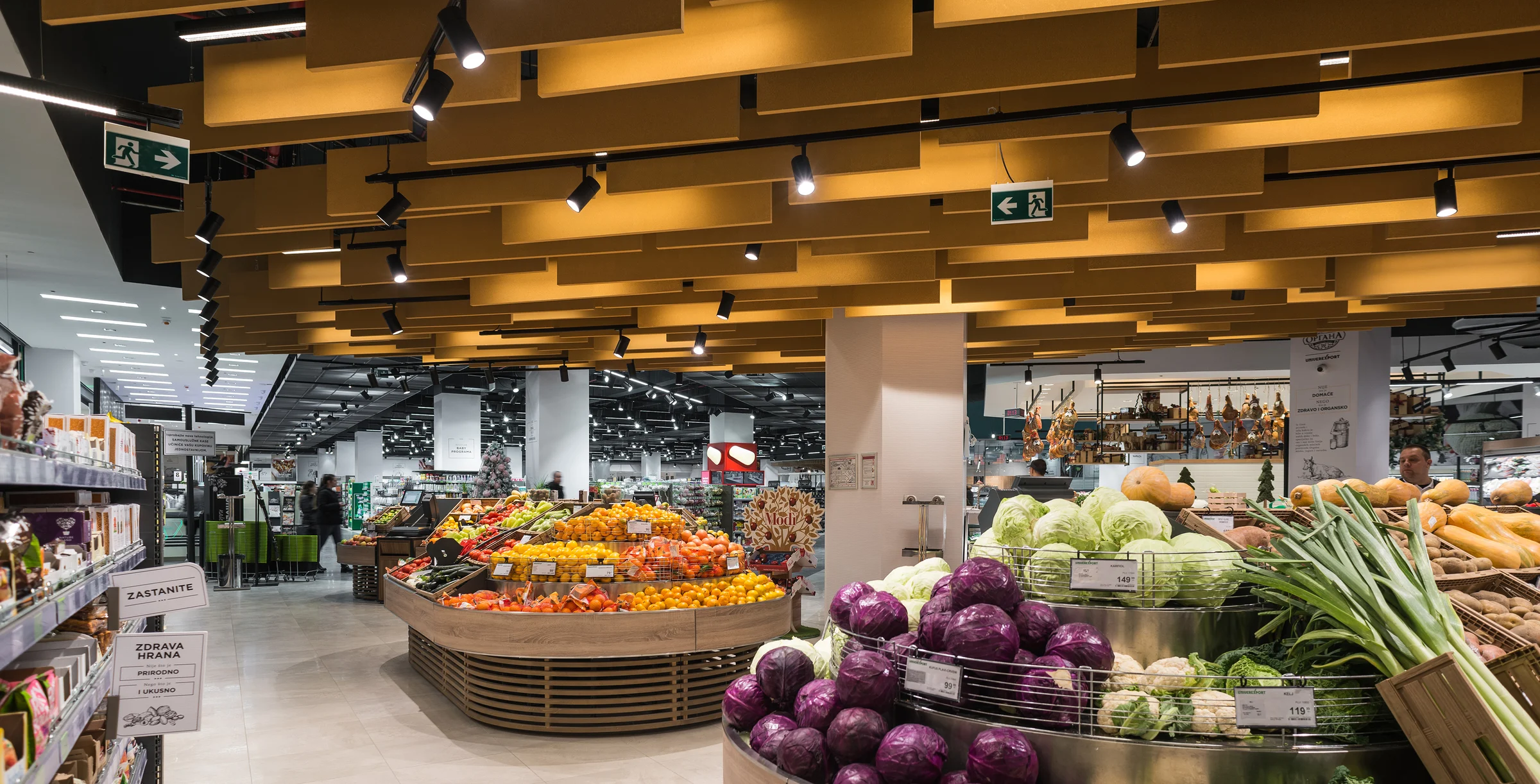 Retail Supermarkets Univerexport.