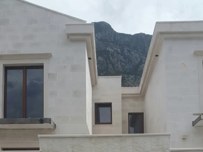 03-Dobrota Palazzi, Kotor