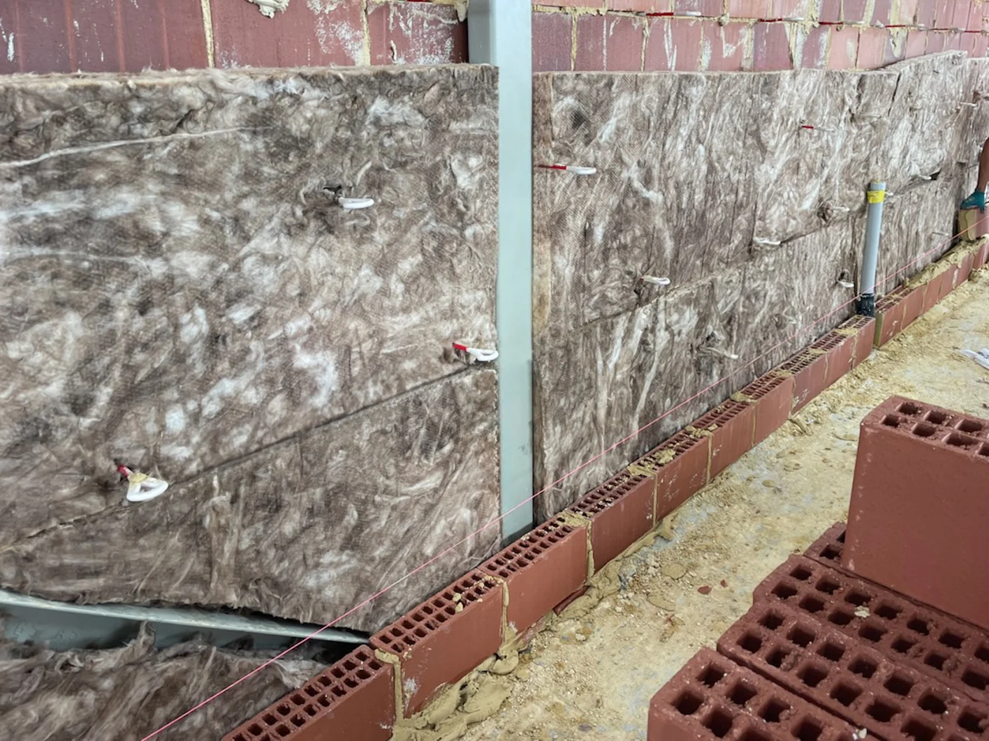DriTherm cavity slab installation with bricklayer