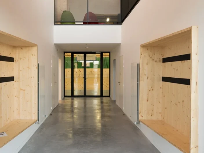 Couloir intérieur - SALLE OMNISPORT - AUROS 