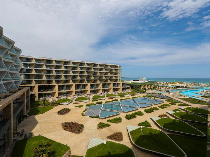 Wave Resort