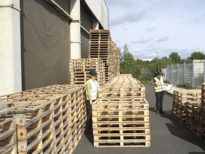 Recycling pallets Knauf Insulation