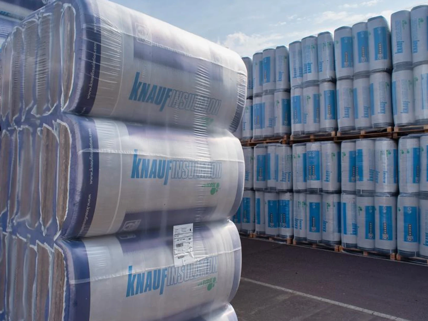 Daemmstoffe Glaswolle Lagerung Platten Rollen Verpackt Gestapelt