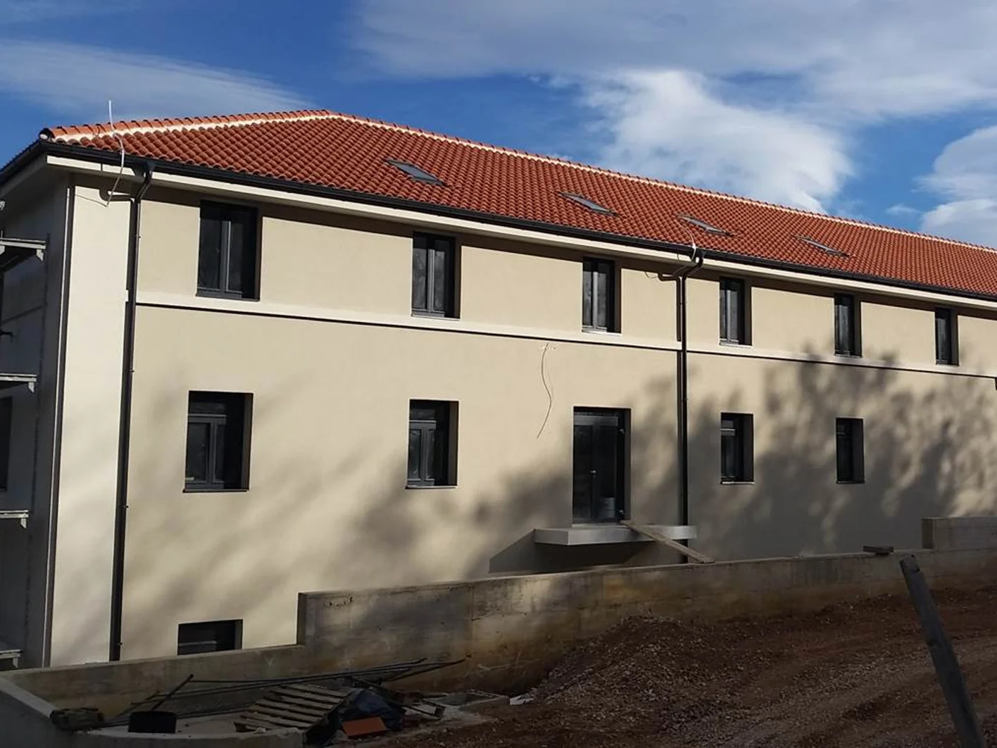 01-Studentski dom Knin