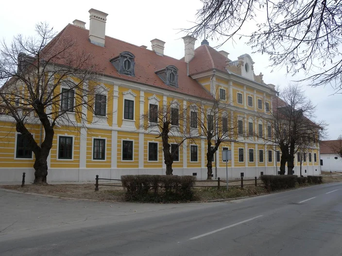01-Dvorac Eltz, Vukovar