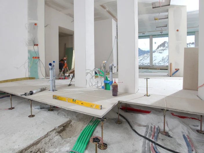 Referenz Schneefernhaus Zugspitze Innenansicht Montage 2
