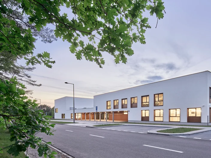 PL-High-School-No-163-Warsaw-06