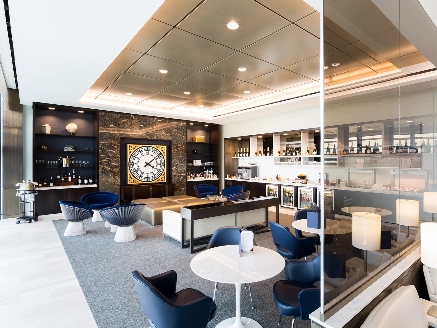 UK-United-Airlines-Global-First-Lounge-and-United-Club-11