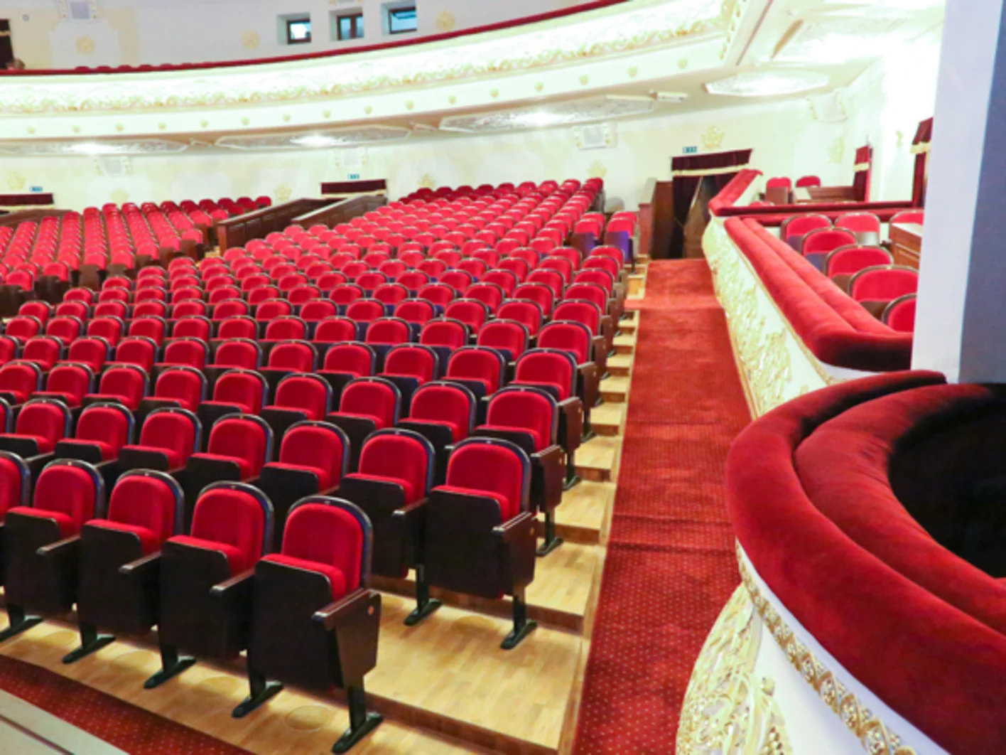 Toshkentdagi-Alisher-Navoiy-nomli-Katta-opera-va-balet-teatri-3