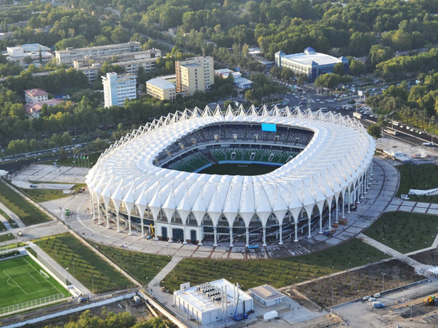 Bunyodkor-stadioni-3
