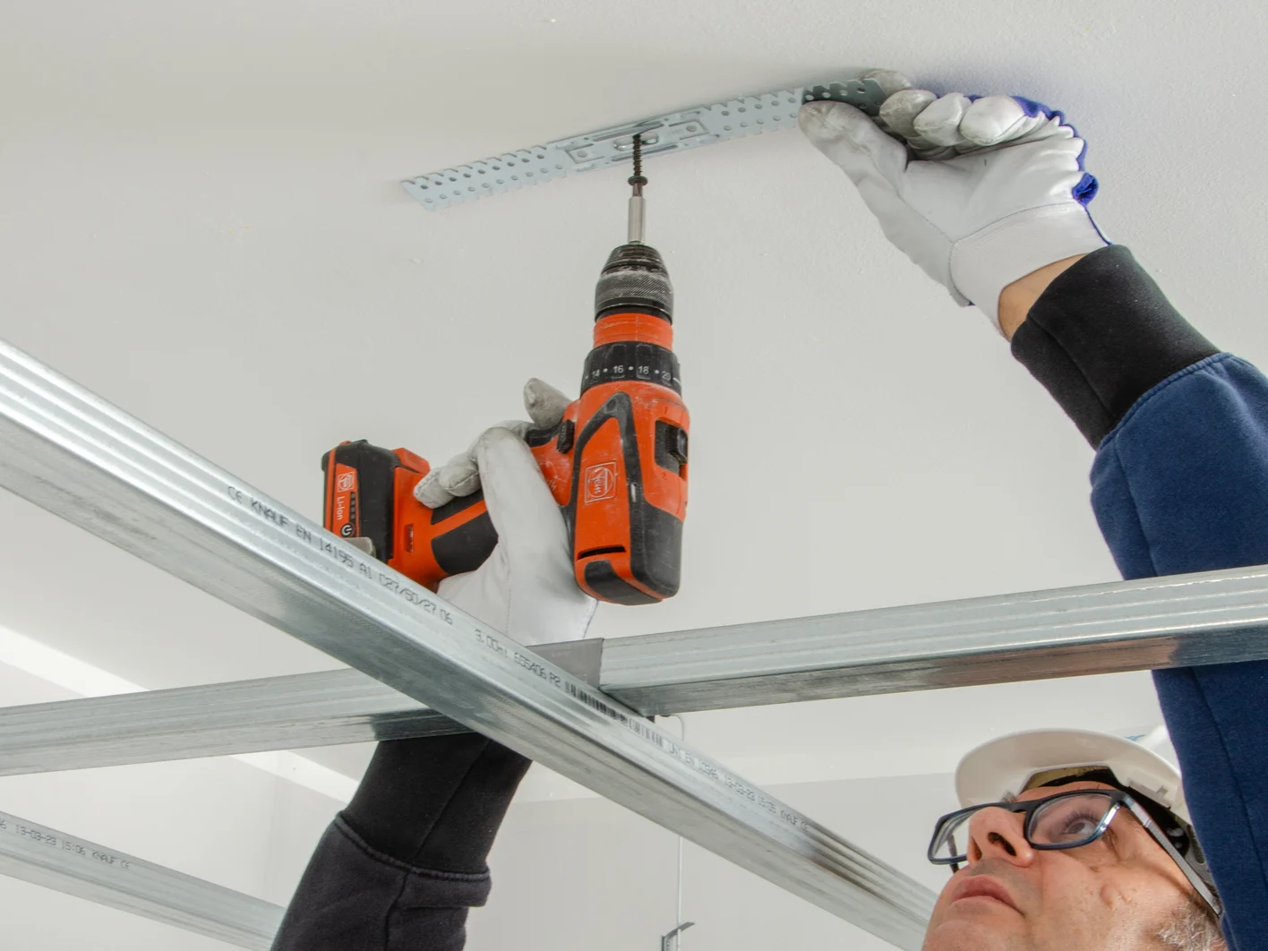 Applicazione controsoffitto 1