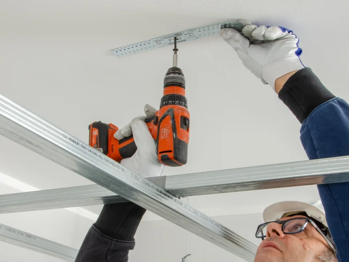 Applicazione controsoffitto 1
