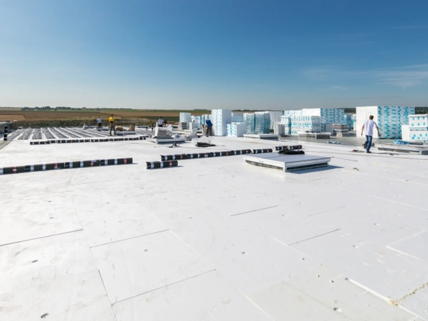 Hyperbase logistique Intermarché - avion