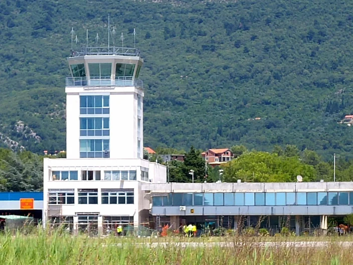 01-Toranj za kontrolu leta, Tivat