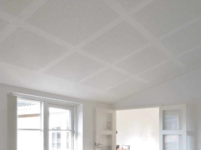 plafond acoustique décoratif plaques plâtre knauf delta rond min