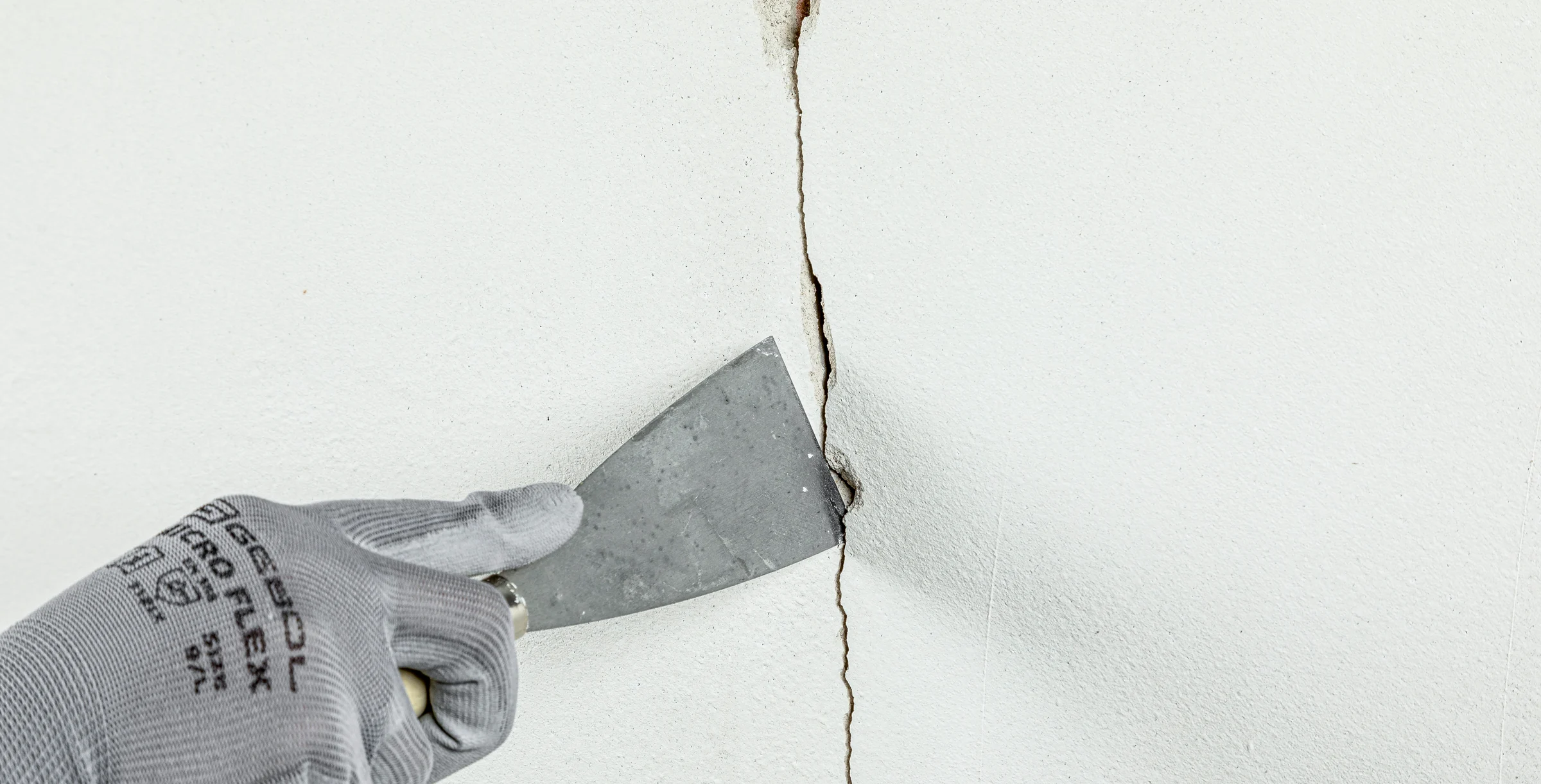 Füllspachtel Innen_Risse_Löcher