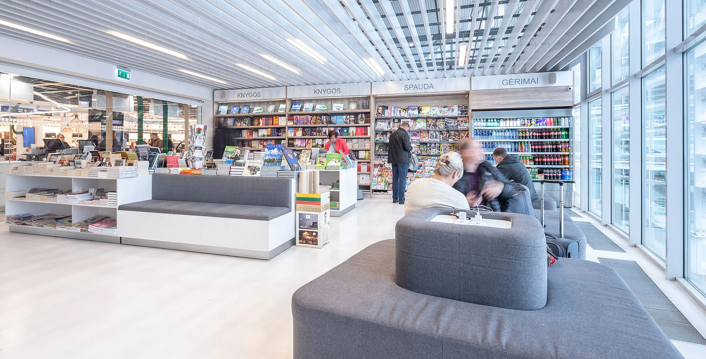 LT-Bookshop-Vilnius-Airport-01