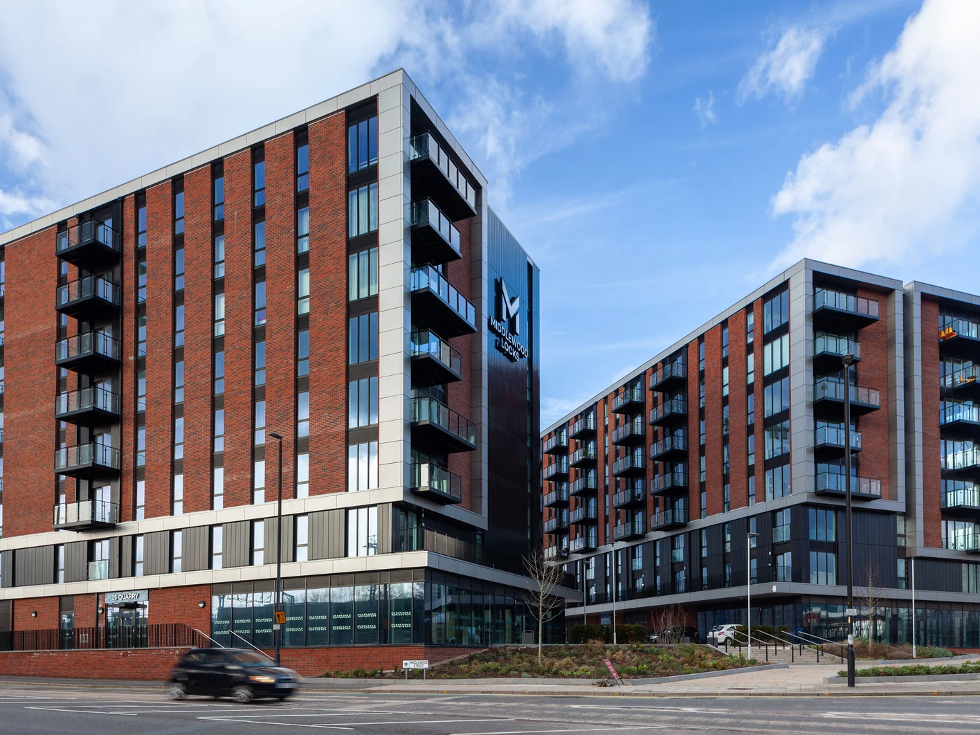 [UK-GYP] Middlewood Locks 1