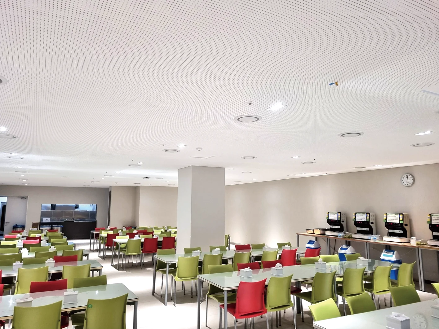Cleaneo_Cafeteria_Reference