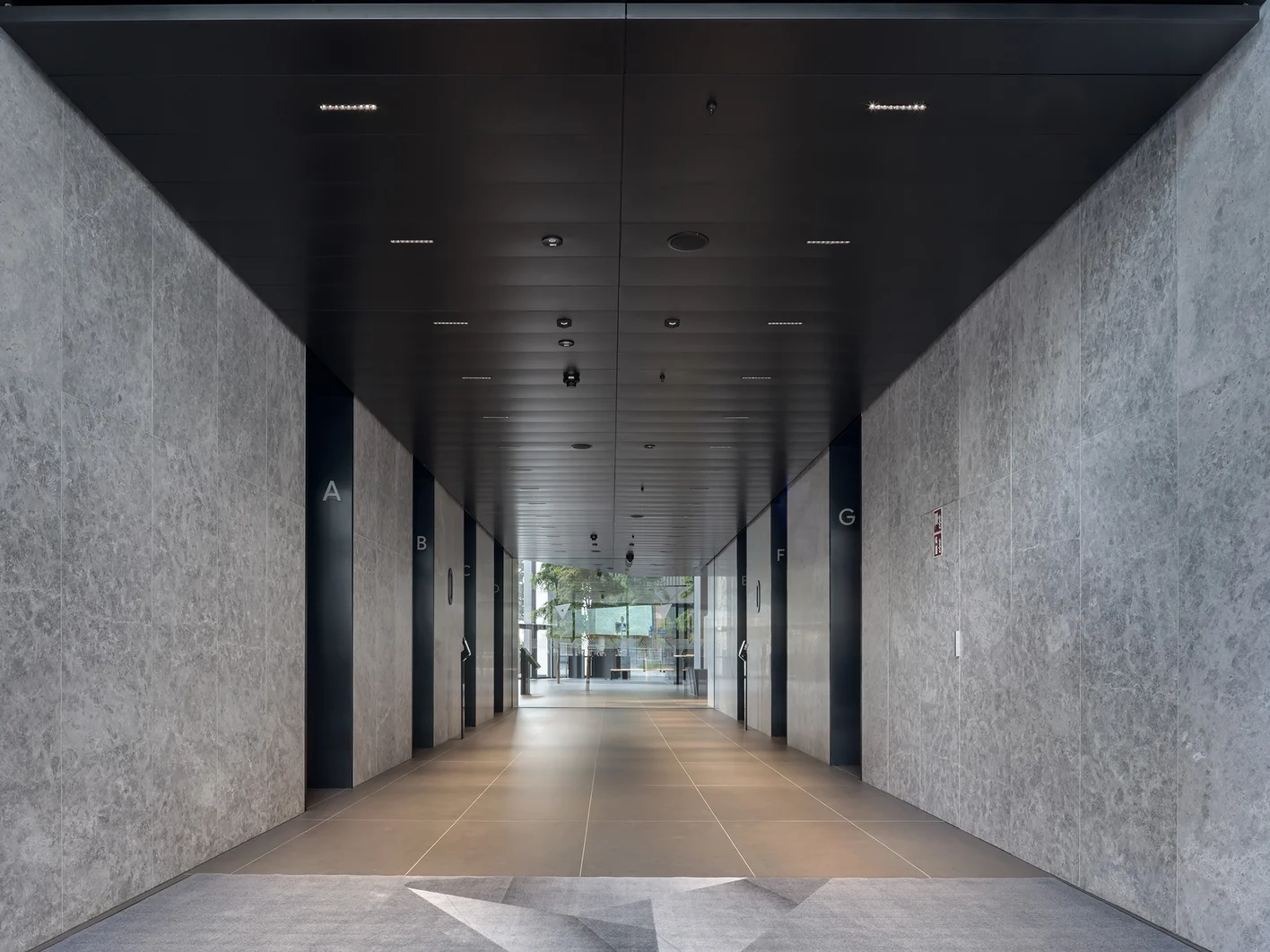 PL-Varso-Tower-Warsaw-01