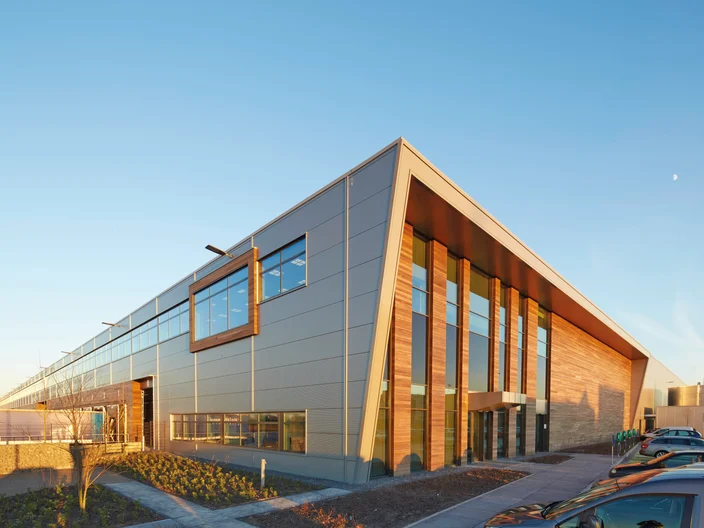 Dokvast BREEAM Logistic center Tesla