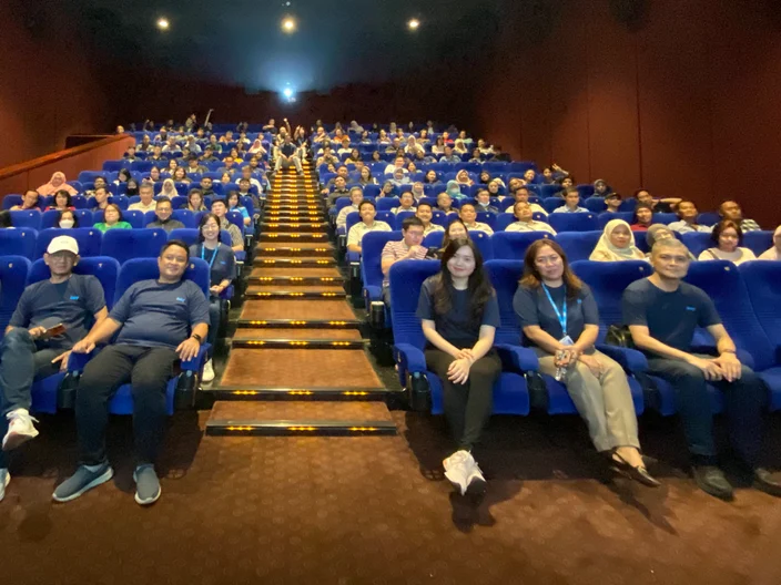 Foto bersama di event Knauf Movie Mania 2024