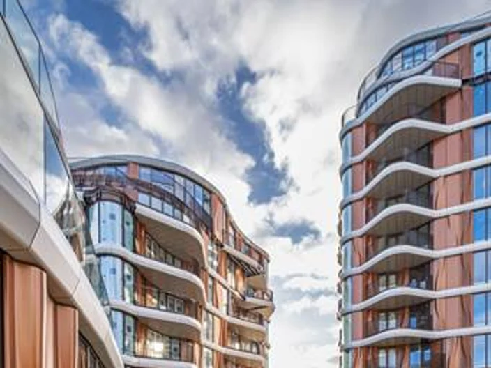 UK-GYP-Hiran-Perera-Triptych-Bankside-2