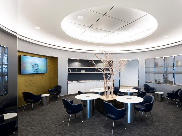 UK-United-Airlines-Global-First-Lounge-and-United-Club-06