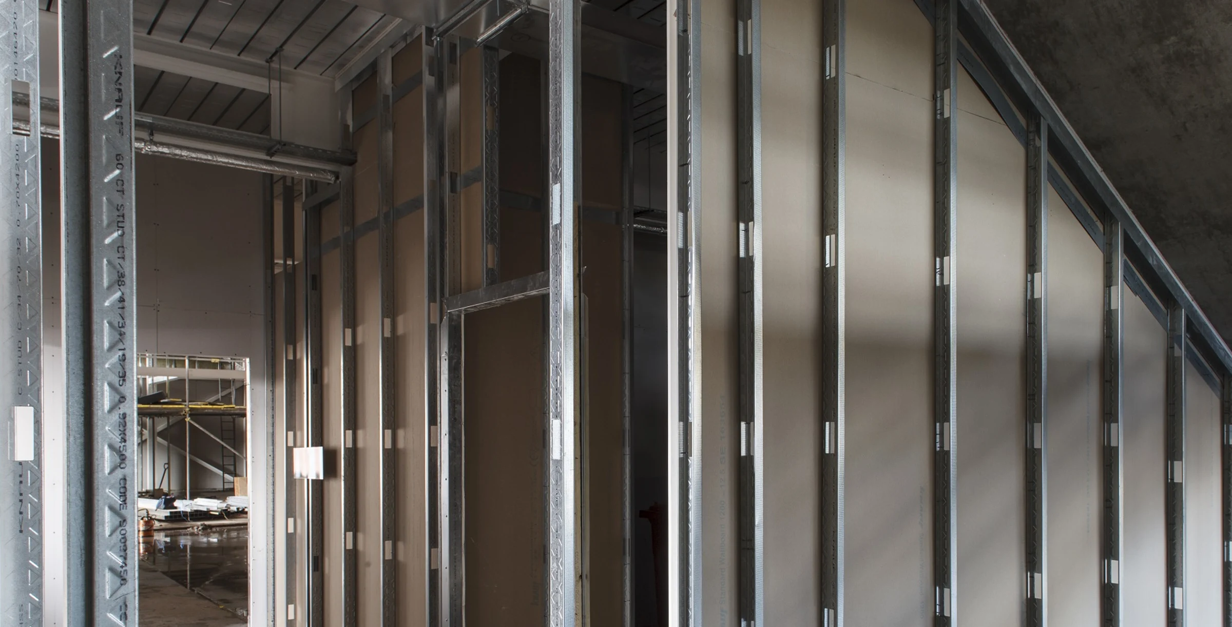 UK-GYP-Metal-Partitions
