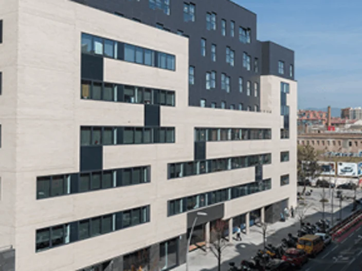 Fachada-ventilada-oficinas-barcelona_sistema-masa